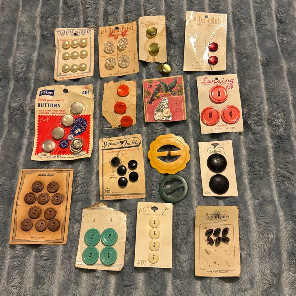 Lot of vintage buttons